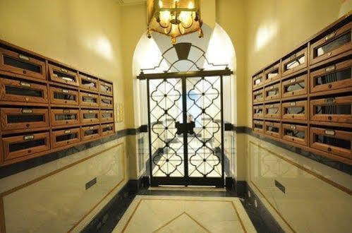 - Colosseum Apartment