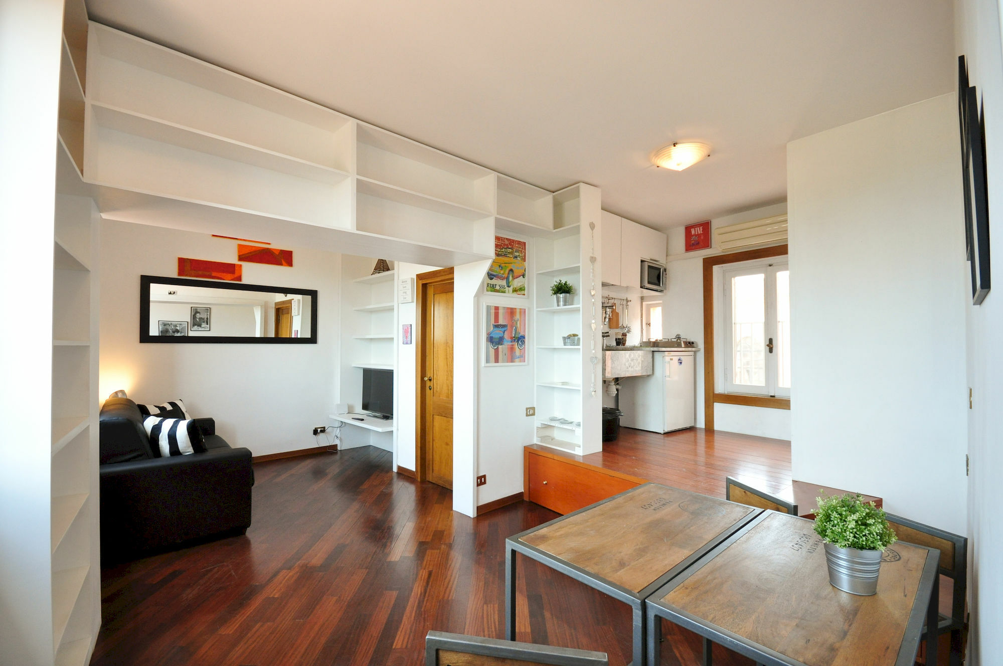 - Colosseum Apartment Rome
